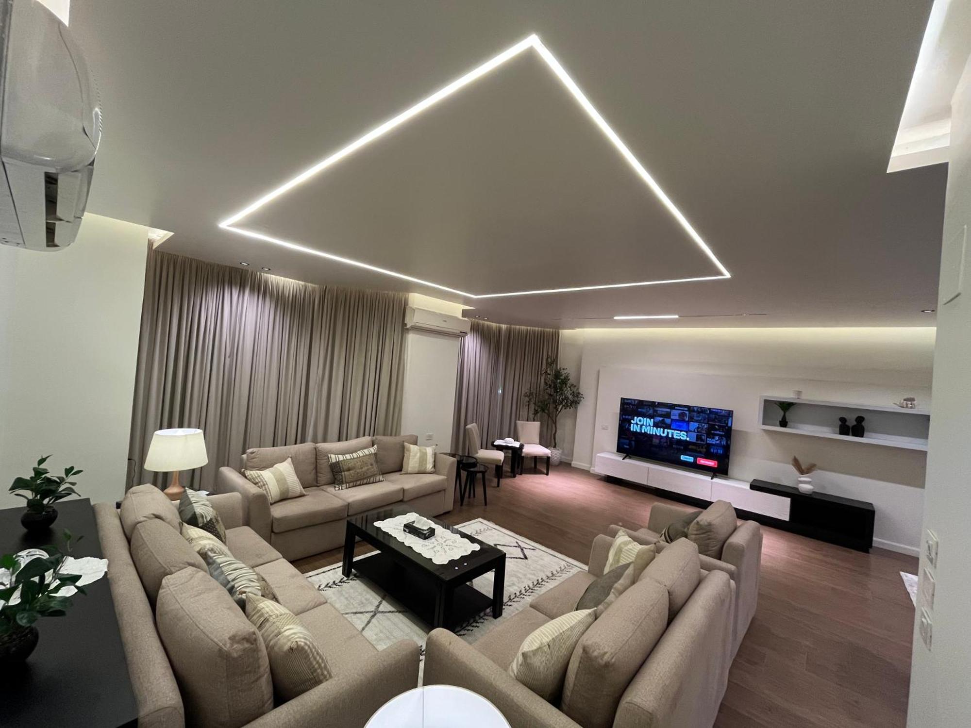 Apartment Luxury 3bd In Mohandseen