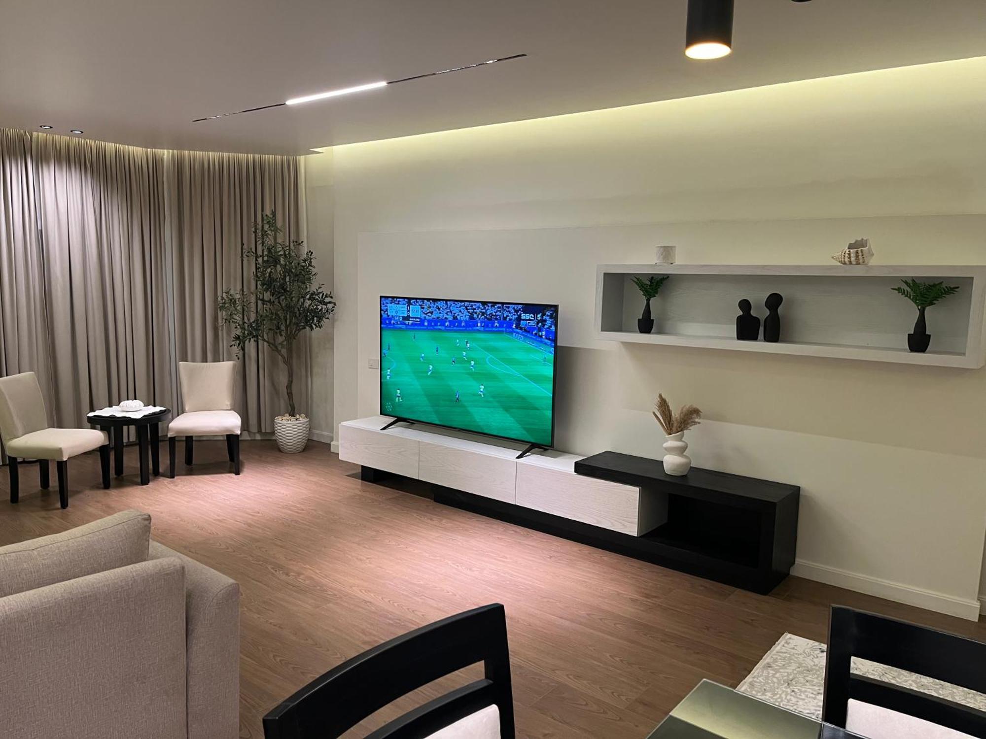 Apartment Luxury 3bd In Mohandseen Cairo
