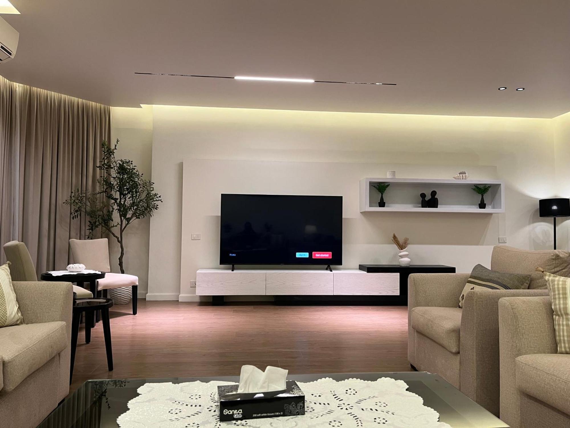 Luxury 3bd In Mohandseen Apartment *