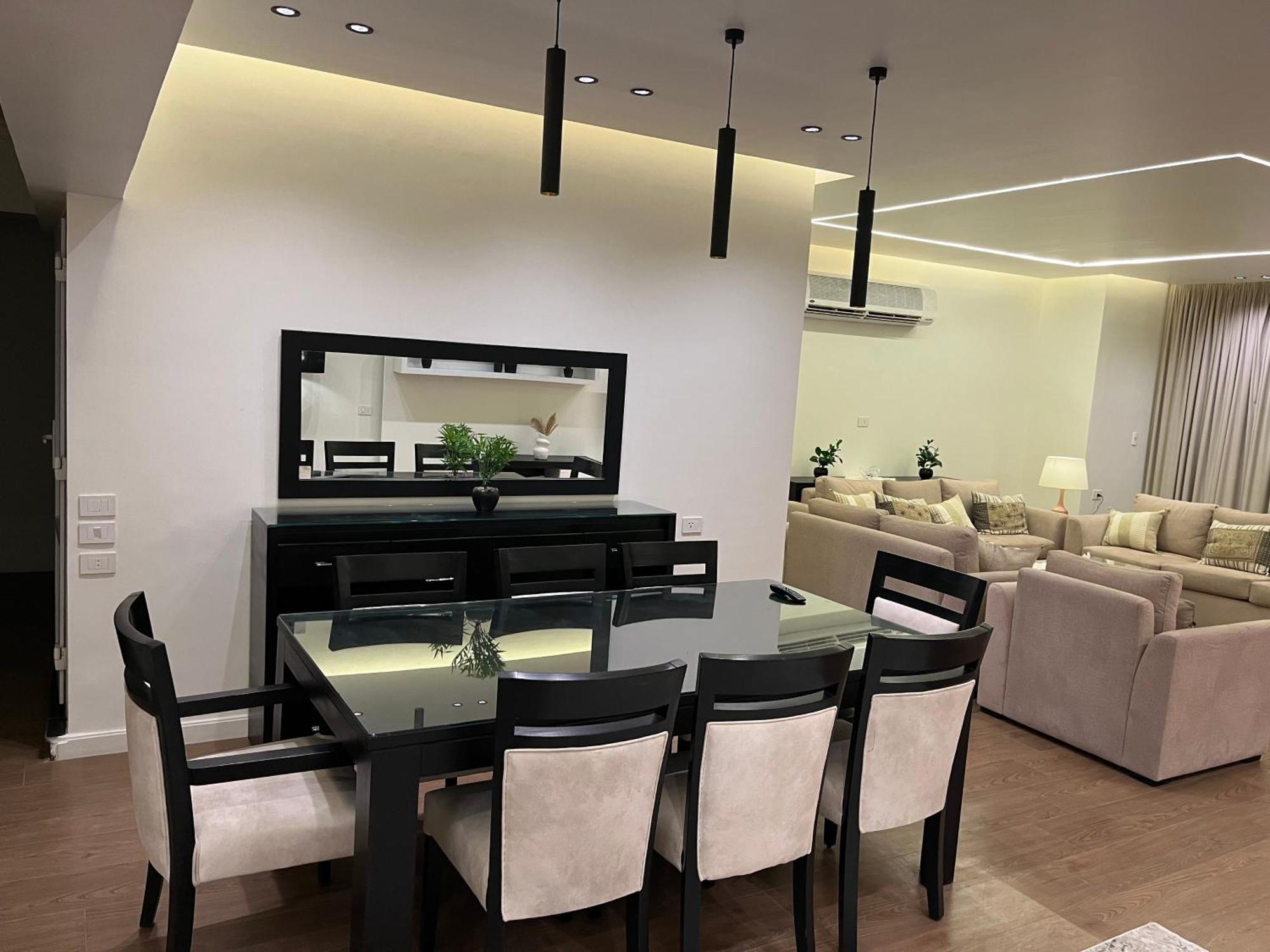 Apartment Luxury 3bd In Mohandseen